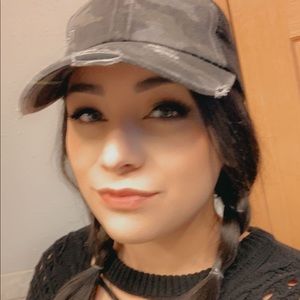 Meet your Posher, Hillary